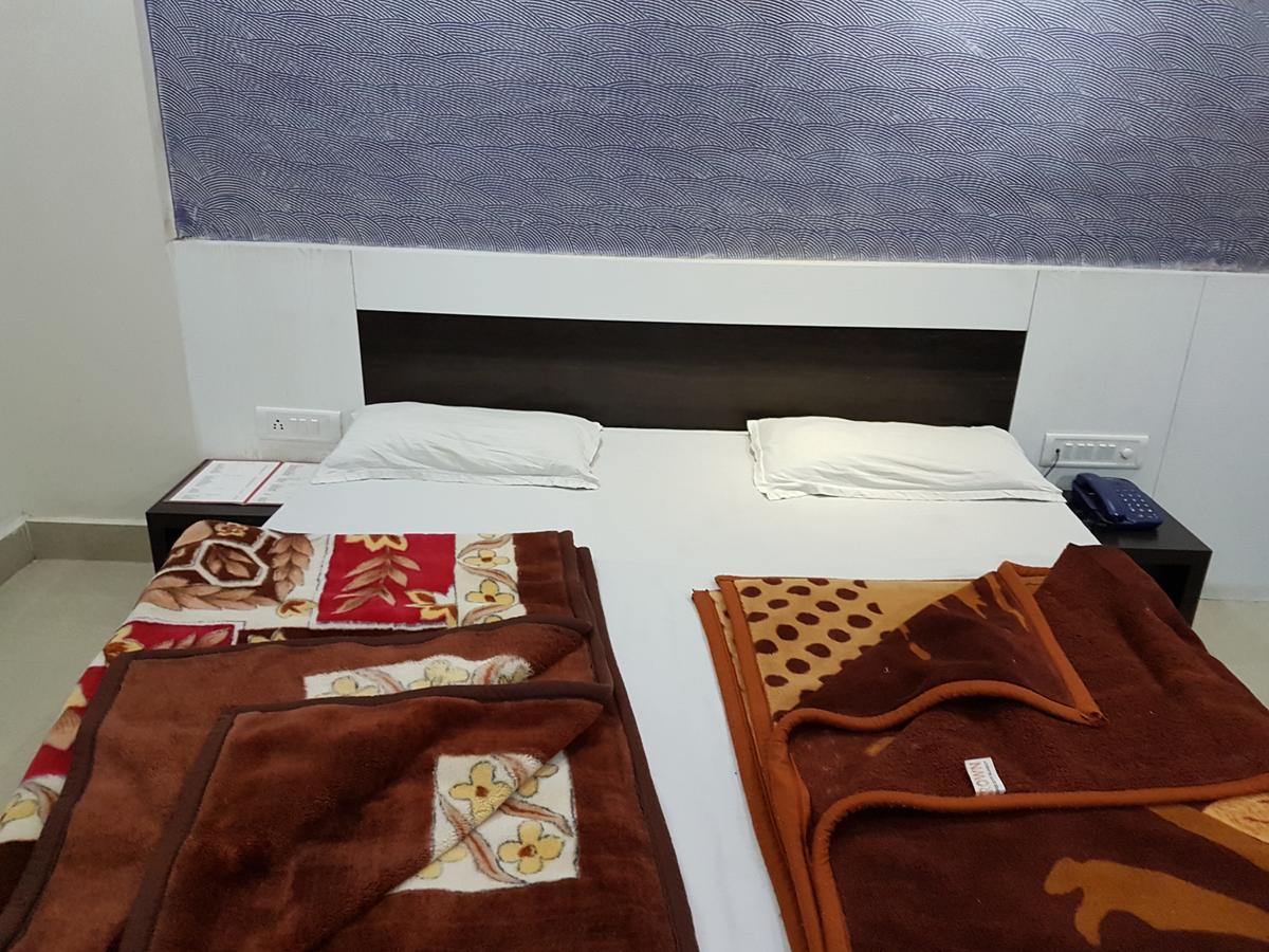 Hotel Raviji'S Retreat เมาท์อาบู ภายนอก รูปภาพ