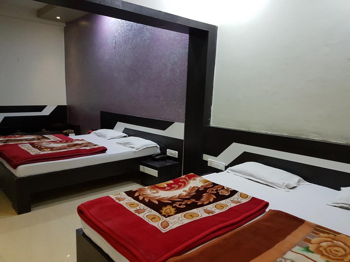 Hotel Raviji'S Retreat เมาท์อาบู ภายนอก รูปภาพ